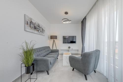 Luxury apart, beach, swimming pool, Okrug, Trogir