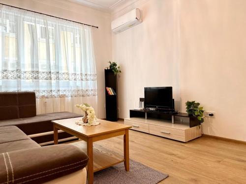 Spacious 1BR Apartment in Central Sofia, Next to University