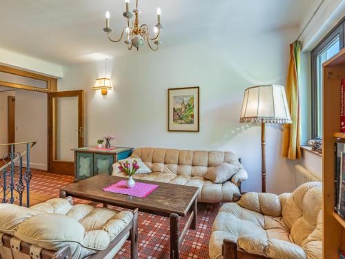 Zona de estar de Apartment Maisonette by Interhome