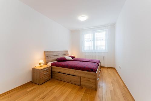 Zagreb 136 - Bedroom - Parking - Loggia - New - Apartment - Flexible Keybox Entry - Modern - Monthly Rent - WiFi