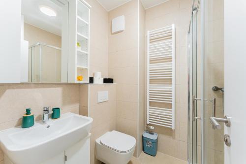 Zagreb 136 - Bedroom - Parking - Loggia - New - Apartment - Flexible Keybox Entry - Modern - Monthly Rent - WiFi