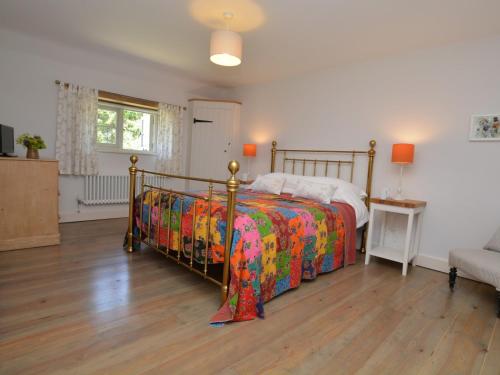 Katil atau katil-katil dalam bilik di 3 Bed in Sherborne COWOB