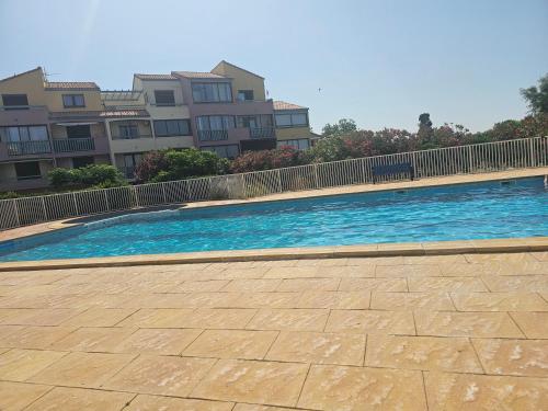 Bazén v ubytování Le Nautica Terrasse 2 Pers Piscine nebo v jeho okolí