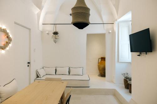 A television and/or entertainment centre at Corte Manfredi