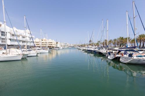Puerto Marina Nightlife Retreat - Benalmadena