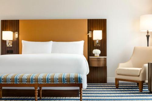 Fairmont Austinにあるベッド