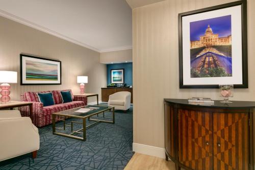 Fairmont Austinにあるシーティングエリア