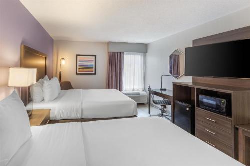 Postel nebo postele na pokoji v ubytování Best Western Hickory