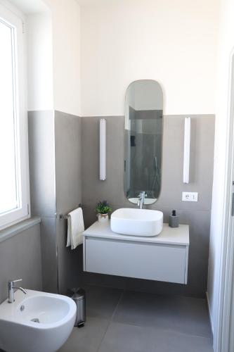 Ένα μπάνιο στο Royal View Apartment