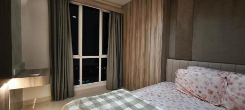 Ένα ή περισσότερα κρεβάτια σε δωμάτιο στο Grand & Spacious - 2BR & 3BR Family Retreat!