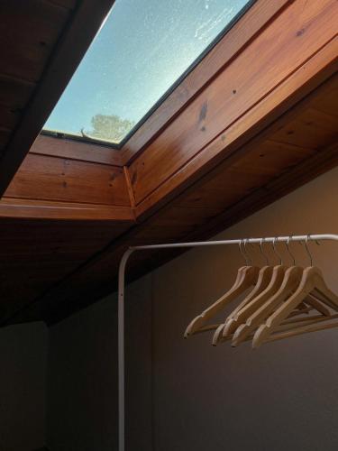 Gambar di galeri bagi Attic Space di Nea Fokea