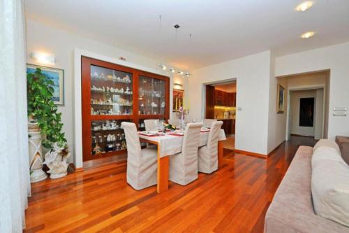 Luxury Seaside Apartment – Photos 3