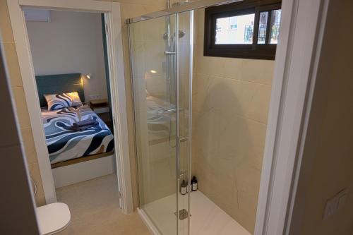 Céntrico apartamento cozy con piscina y parking