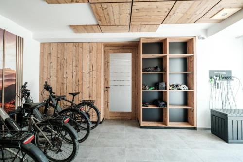 Montar en bicicleta en Hotel Restaurant Schwarzer Adler o alrededores