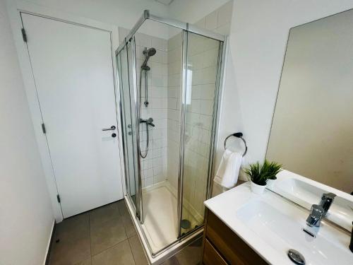 The Crespo House - NO 5F - Central Two-Bedroom Apartment