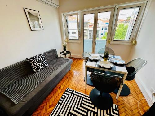 The Crespo House - NO 5F - Central Two-Bedroom Apartment