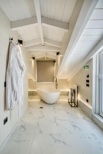 Atico, Luxury Pool Apartments