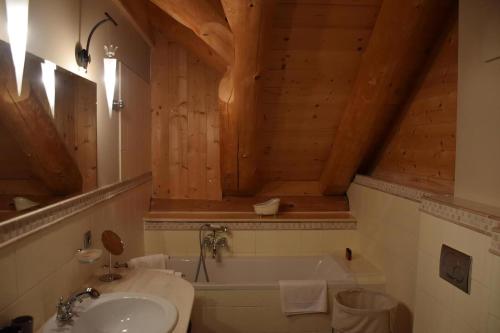 A bathroom at Ferienvilla Mit Blick Auf Das Wasser