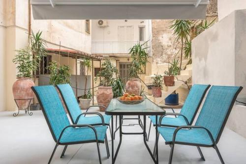 The Courtyard Oasis