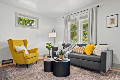 Gallery image of The Canary 2BR Gem in Downtown Drumheller in Drumheller