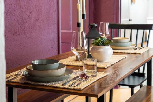 Gallery image of The Canary 2BR Gem in Downtown Drumheller in Drumheller