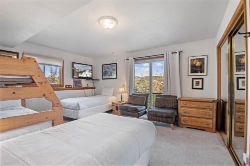 Katil atau katil-katil dalam bilik di Old Town Views by Park City Vacations