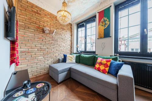 Hello Apartments Wizzard World