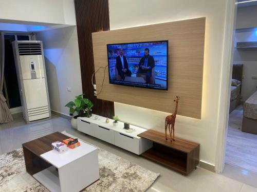 شقه فندقيه فاخره في ارقي منطقه بالمهندسين