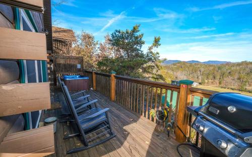 Gallery image of Red Cedar Lodge - Mountain Views, Outdoor Hot Tub, + Arcade Games! in Sevierville