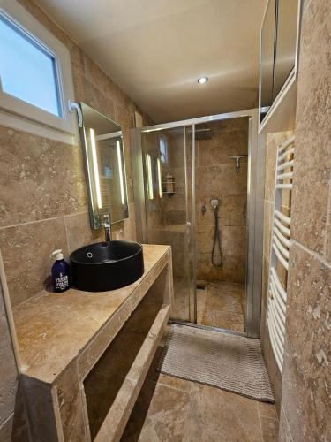 Appartement T2 charmant, calme, terrasse & parking