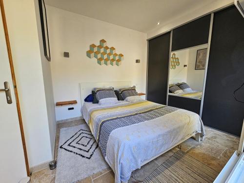 Appartement T2 charmant, calme, terrasse & parking