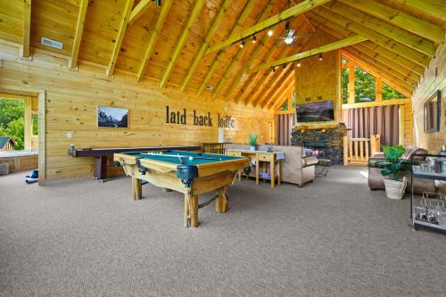 Luxury Lodge and Resort- Hot Tub, Fire Pit, Game Room, Pets photo 18