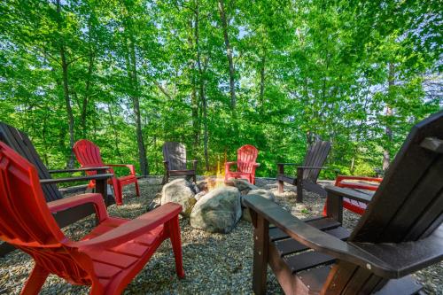 Luxury Lodge and Resort- Hot Tub, Fire Pit, Game Room, Pets photo 19