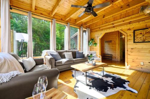 Luxury Lodge and Resort- Hot Tub, Fire Pit, Game Room, Pets photo 23