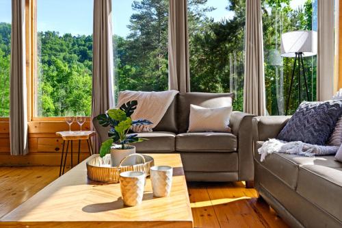 Luxury Lodge and Resort- Hot Tub, Fire Pit, Game Room, Pets photo 28