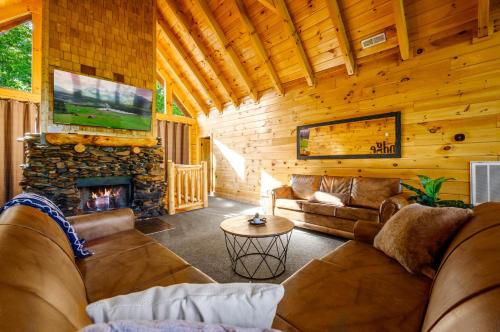 Luxury Lodge and Resort- Hot Tub, Fire Pit, Game Room, Pets photo 29