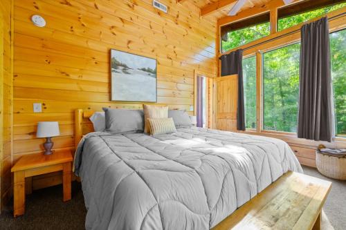 Luxury Lodge and Resort- Hot Tub, Fire Pit, Game Room, Pets photo 37