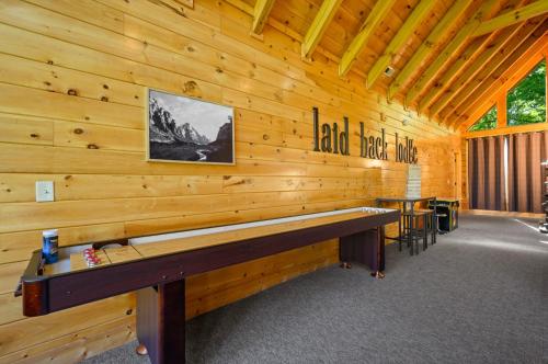 Luxury Lodge and Resort- Hot Tub, Fire Pit, Game Room, Pets photo 43