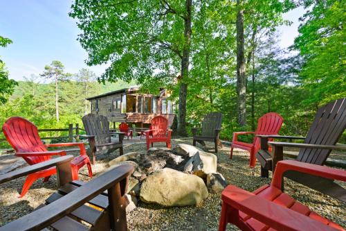 Luxury Lodge and Resort- Hot Tub, Fire Pit, Game Room, Pets photo 46