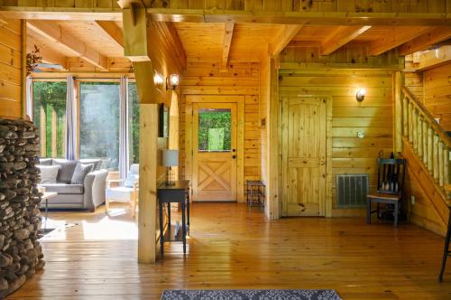Luxury Lodge and Resort- Hot Tub, Fire Pit, Game Room, Pets photo 50