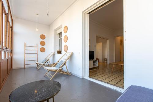 EG42B - Piso modernista 6 pax con WIFI en centro Barcelona