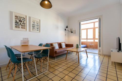EG42B - Piso modernista 6 pax con WIFI en centro Barcelona