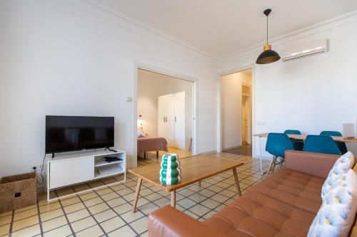 EG42B - Piso modernista 6 pax con WIFI en centro Barcelona
