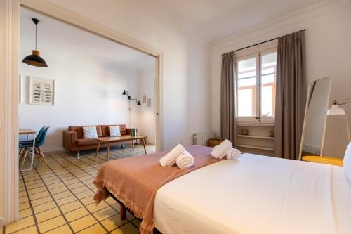 EG42B - Piso modernista 6 pax con WIFI en centro Barcelona