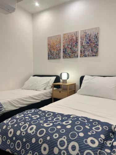 Charming Sliema Sea Escapeにあるベッド