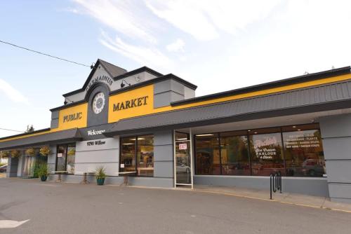 アパートメントの敷地内または近くにあるスーパーまたはその他のお店