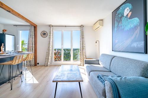 Panoramic sea view of the French Riviera, Parking