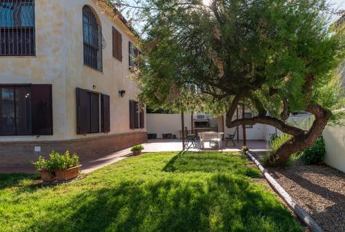 Κήπος έξω από το Villa Giuliana