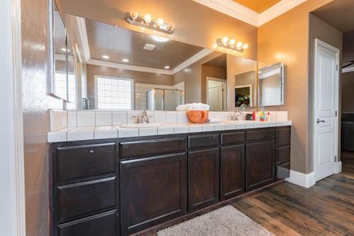 Η κουζίνα ή μικρή κουζίνα στο Private room--Ideal for working professionals--