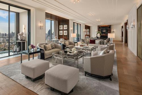 Ruang duduk di The Ritz-Carlton, Bangkok